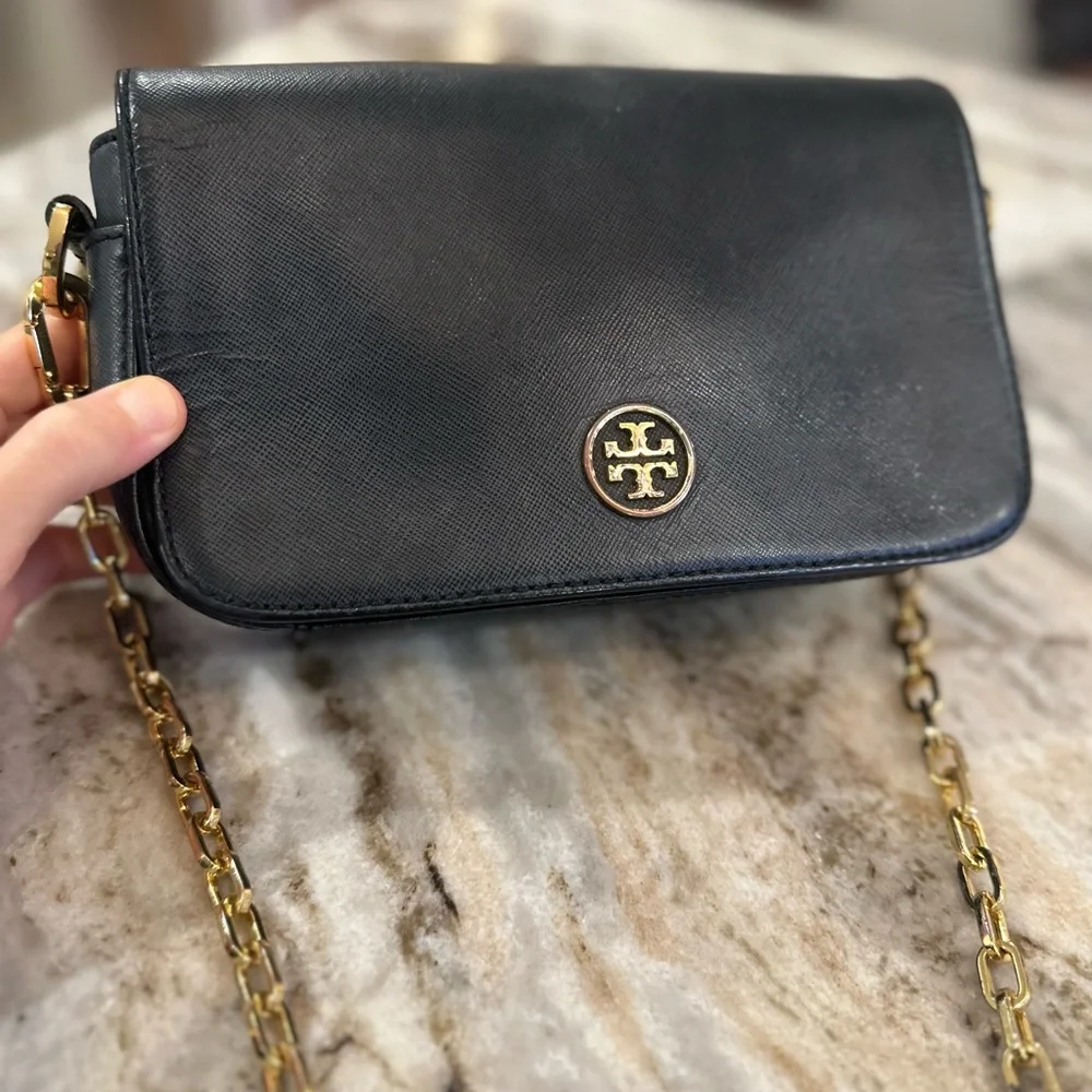 Tory Burch EUC saffiano crossbody deep navy / black